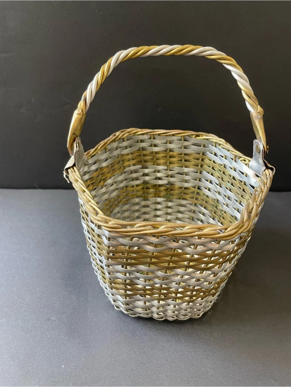 Vintage 2pc Small Woven Decorative Brass Wire Basket Set Round Gold & Silver